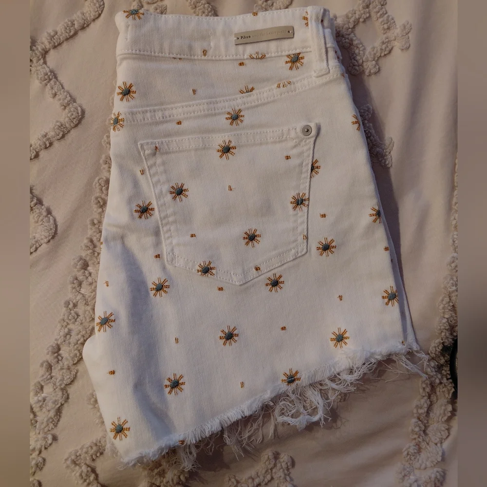 Anthropologie White Starburst Embroidered Jean Shorts NWOT - Picture 7 of 10